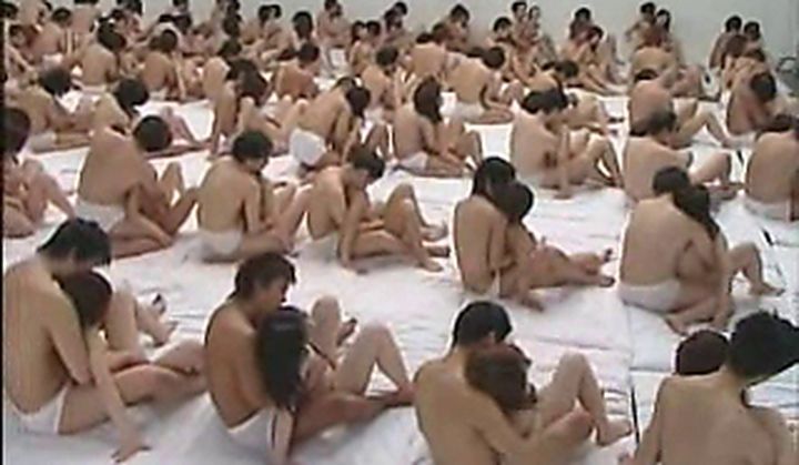 500 people orgy japan